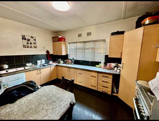 4 BEDROOM HOUSE FOR SALE IN VANDERBIJLPARK SW 1